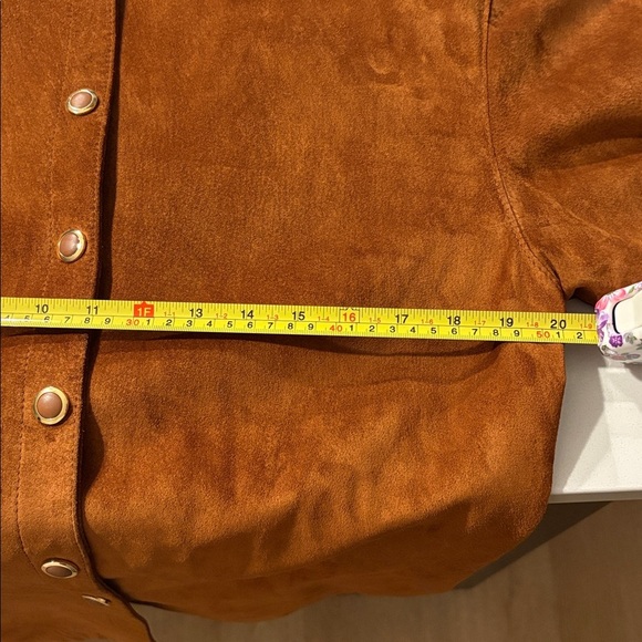 Danier Tan Suede Utility Jacket - Picture 4 of 6